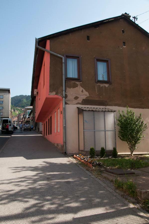 Bistrik Rose Apartment SJJ Exterior foto