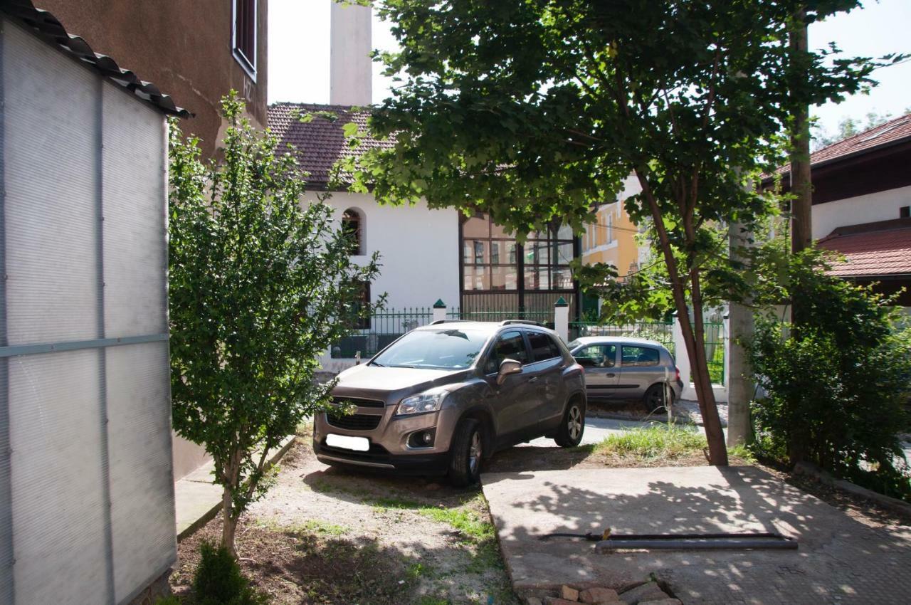 Bistrik Rose Apartment SJJ Exterior foto
