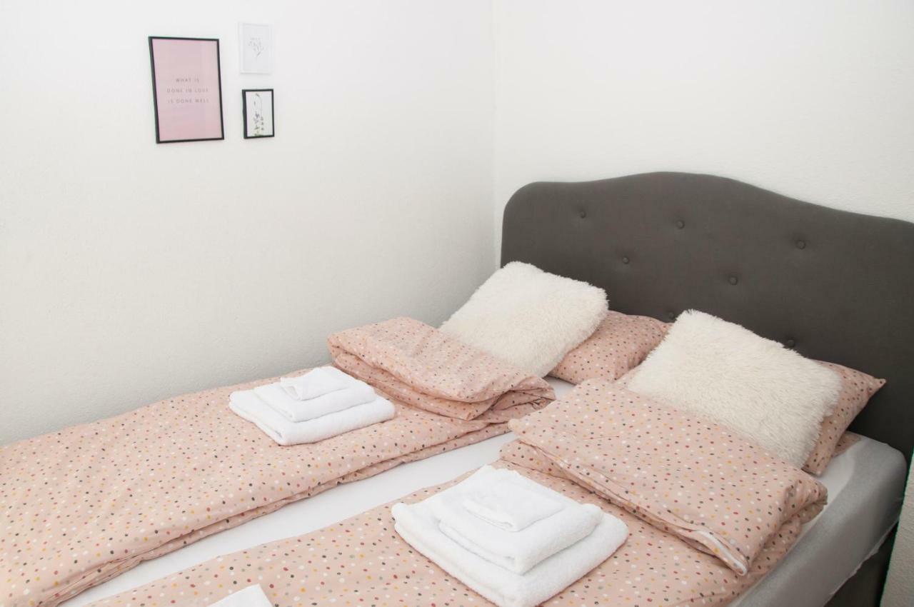 Bistrik Rose Apartment SJJ Exterior foto
